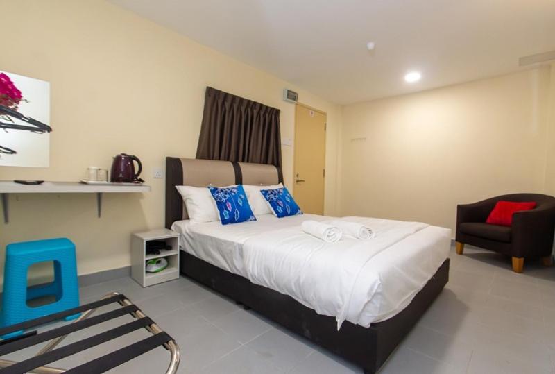 Southern Tip Hotel Pontian Kecil Exterior photo