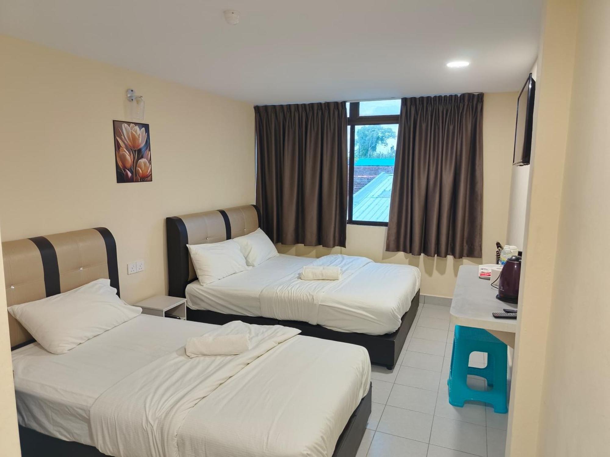 Southern Tip Hotel Pontian Kecil Exterior photo
